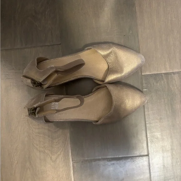 Eileen Fisher Shimmering Taupe Heels - Picture 3 of 8